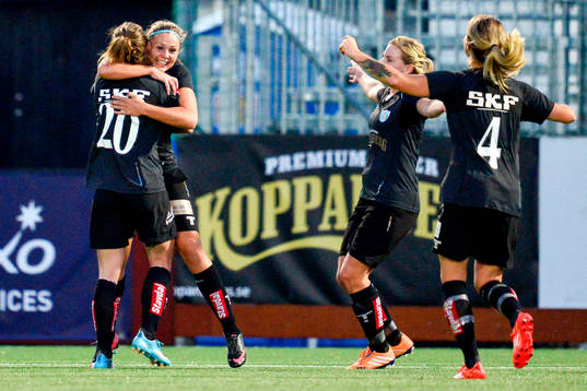 Göteborgs Lieke Martens jublar