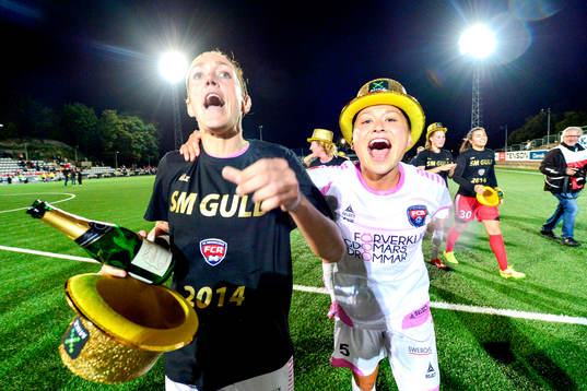 Bläddra bland fler bilder av Fotboll, Damallsvenskan, Göteborg - Rosengård