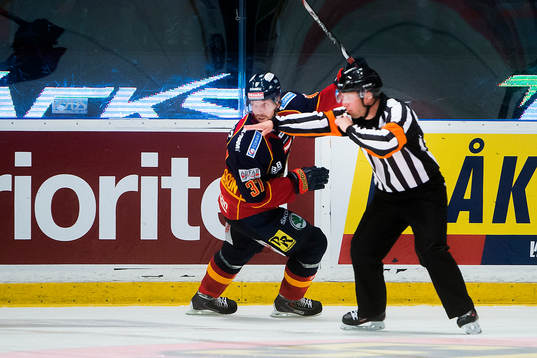 Djurgårdens Mikael Samuelsson jublar