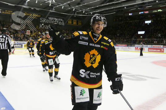 Skellefteås Andrew Calof jublar