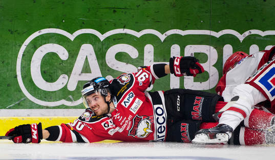 Malmö Redhawks Mattias Persson stäcker sig