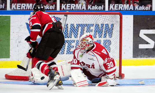 Malmö Redhawks Tony Romano missar en straff på Timrås