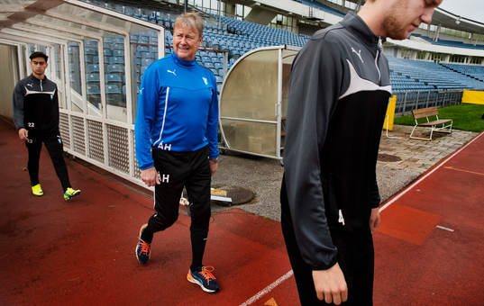 Malmö FFs tränare Åge Hareide och Filip Helander när