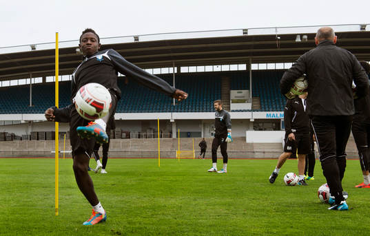 Malmö FFs Pa Konate när Malmö FF tränar