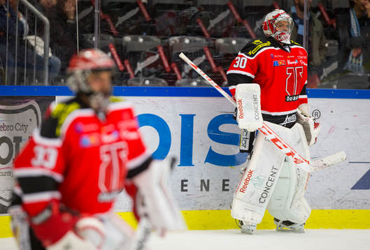 Örebros målvakter Julius Hudacek och Henrik Lundberg