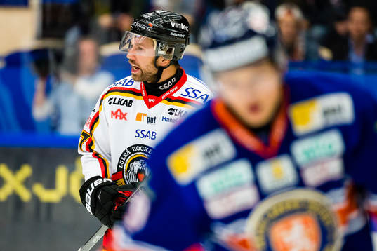 Luleås Per Ledin skriker