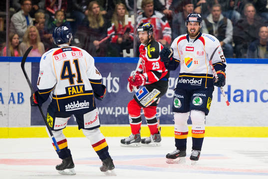 Djurgårdens Mikael Ahlén jublar