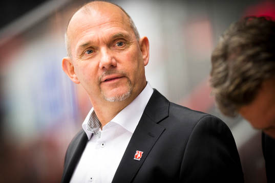 Örebros tränare Kent Johansson ser glad ut