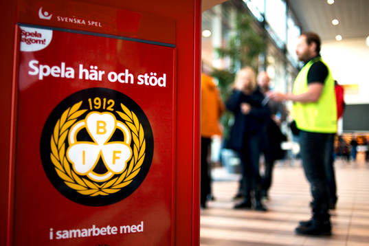 Möjligheter att spela på Svenska spel i entrén för