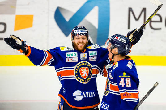 Växjös Liam Reddox jublar