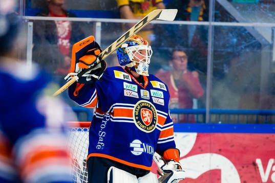 Växjös målvakt Stefan Steen firar