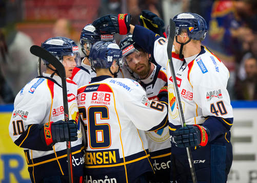 Jubel vid Djurgårdens Henrik Eriksson 4-4 mål
