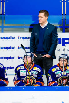 Växjös tränare Sam Hallam