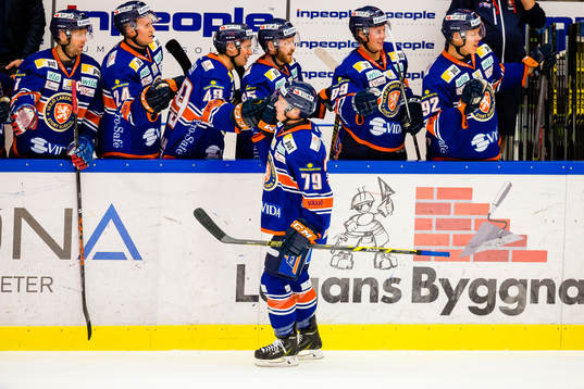 Växjös Patrik Lundh firar