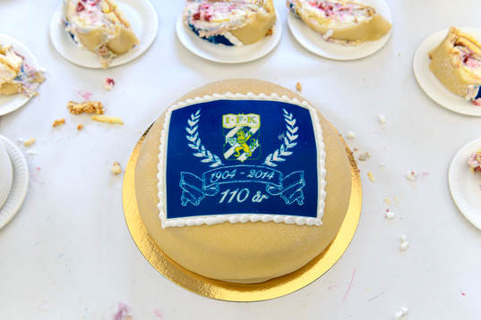 Tårta serveras
