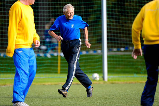 Fotbollsveteranen Bengt Berndtsson tränar