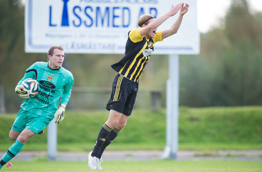 IFK Hässleholms Filip Ranmo i matchen i division 3 mellan