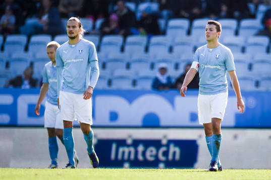 Malmö FFs Erik Johansson och Erdal Rakip deppar
