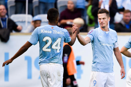 Malmö FFs Markus Rosenberg jublar med Isaac Kiese Thelin
