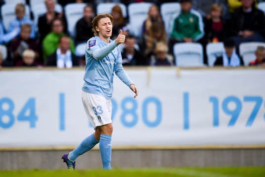 Malmö FFs Emil Forsberg gör tummen upp