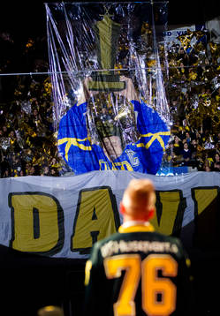 s supportrar North Bank Supporters hyllar Johan Davidsson
