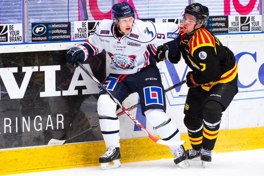 Linköpings Anton Karlsson och Brynäs Ponthus Westerholm