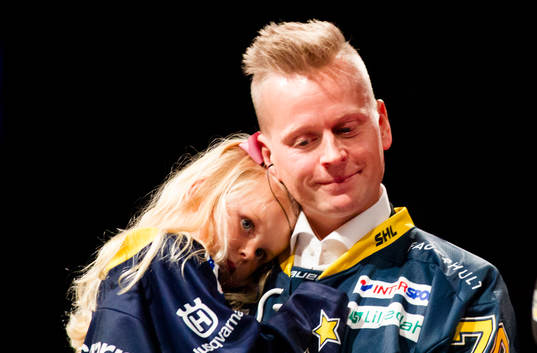 Johan Davidsson med sin dotter