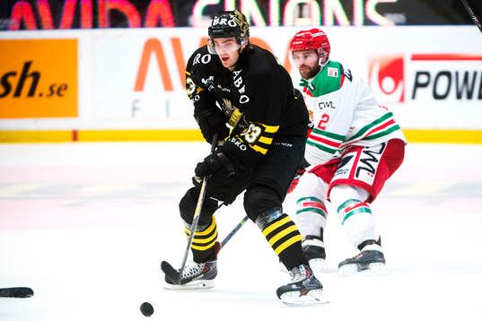s Joakim Hagelin och Moras Kevin Mitchell