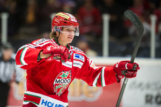 Modos Victor Olofsson jublar