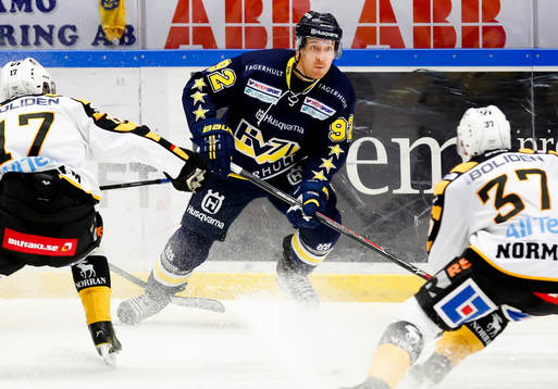 s Teemu Laine (i)
