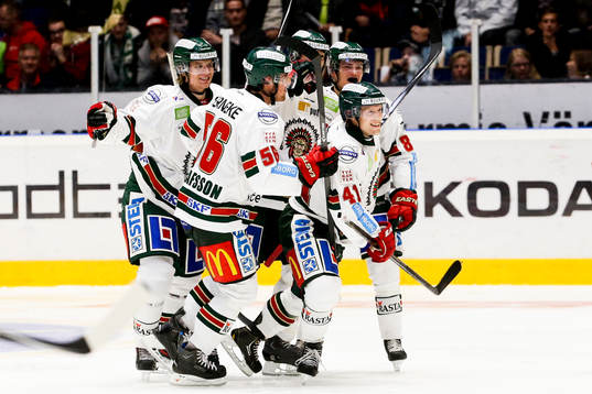 Frölundas spelare jublar