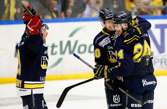 s Mattias Tedenby, Ted Brithén och Erik Christensen jublar