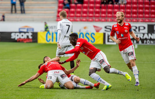 Kalmars Romário Pereira Sipião gör 1-0 och jublar