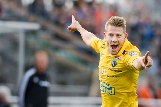Falkenbergs Patrik Ingelsten jublar