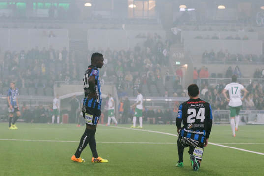 Sirius Moses Ogbu, Kerim Mrabti och övriga spelare väntar