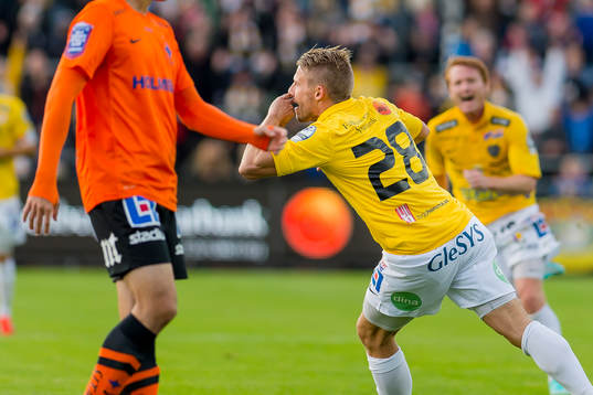 Falkenbergs Patrik Ingelsten jublar
