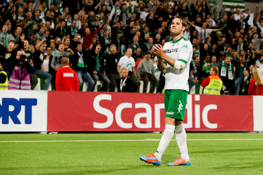 Hammarbys Johan Persson håller allsång med publiken