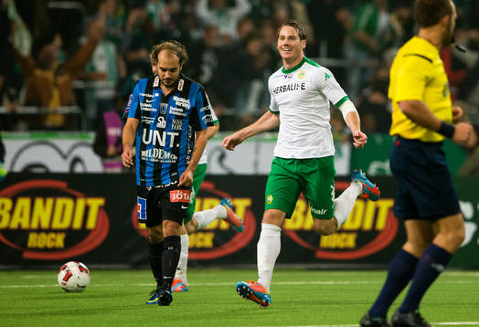 Hammarbys Johan Persson (m) jublar