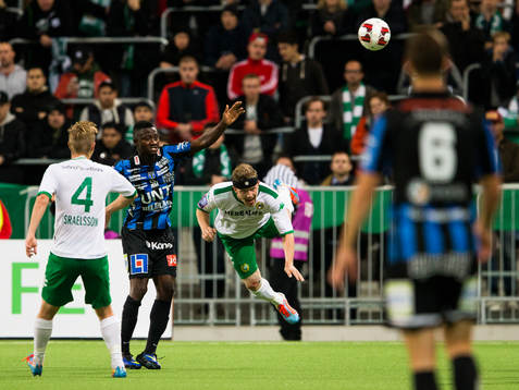 Sirius Moses Ogbu och Hammarbys Thomas Guldborg Christensen