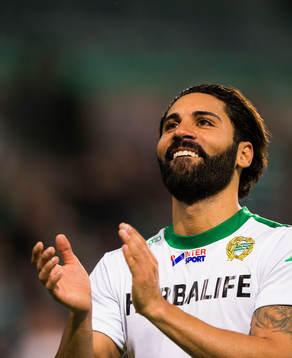 Hammarbys Stefan Batan applåderar