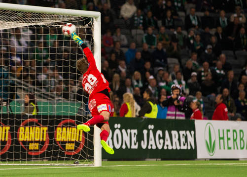 Hammarbys Kennedy Bakircioglu (ej i bild) gör 3-1 för