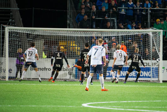Gefles Jonas Lantto (ej i bild) gör 1-0