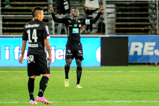 Örebros Alhassan Kamara jublar