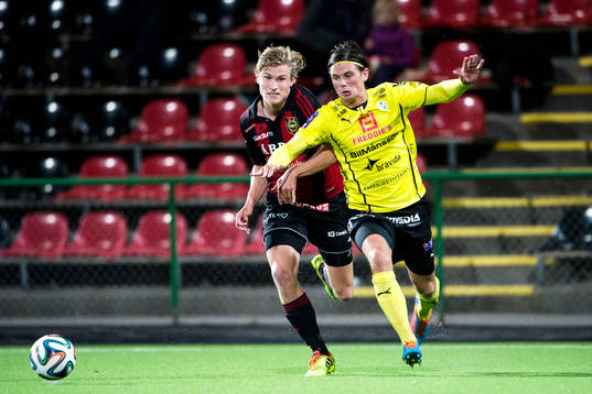 Brommapojkarnas Carl Starfelt och Halmstads Marcus Antonsson