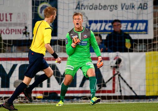 Helsingborgs Pär Hansson reagerar på beslut av domare