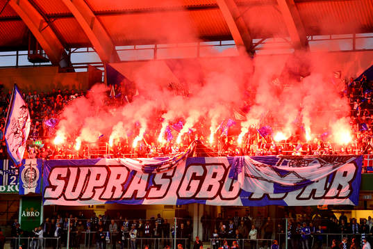 Bengaler i IFK Göteborgs klack innan fotbollsmatchen i
