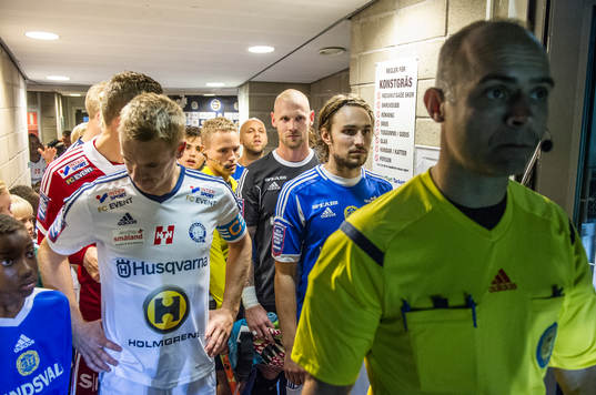 Sundsvalls Kevin Walker innan fotbollsmatchen i Superettan