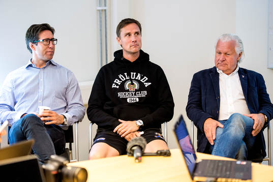 Frölundas sportchef Christian Lechtaler (tv) och
