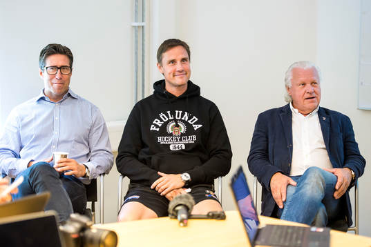 Frölundas sportchef Christian Lechtaler (tv) och
