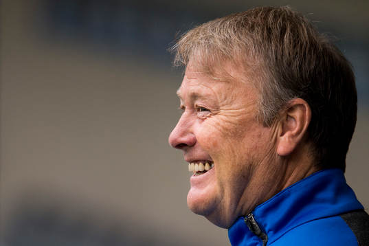 Malmö FFs tränare Åge Hareide skrattar